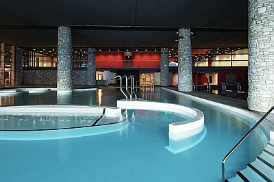 Centre-aquasportif-Oxygen-Val-d-Isere.jpg