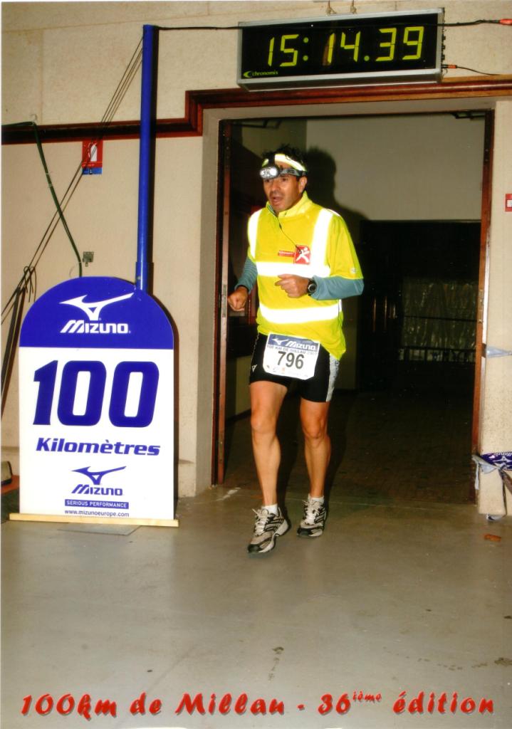 arrivee_100_km_millau_2007_compr.jpg