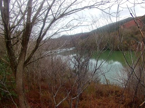 Barrage du Xoldogaina : à droite l'Oneaga que nous monterons ensuite