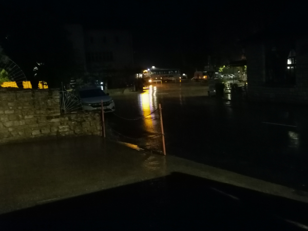 La chaussée après l'orage